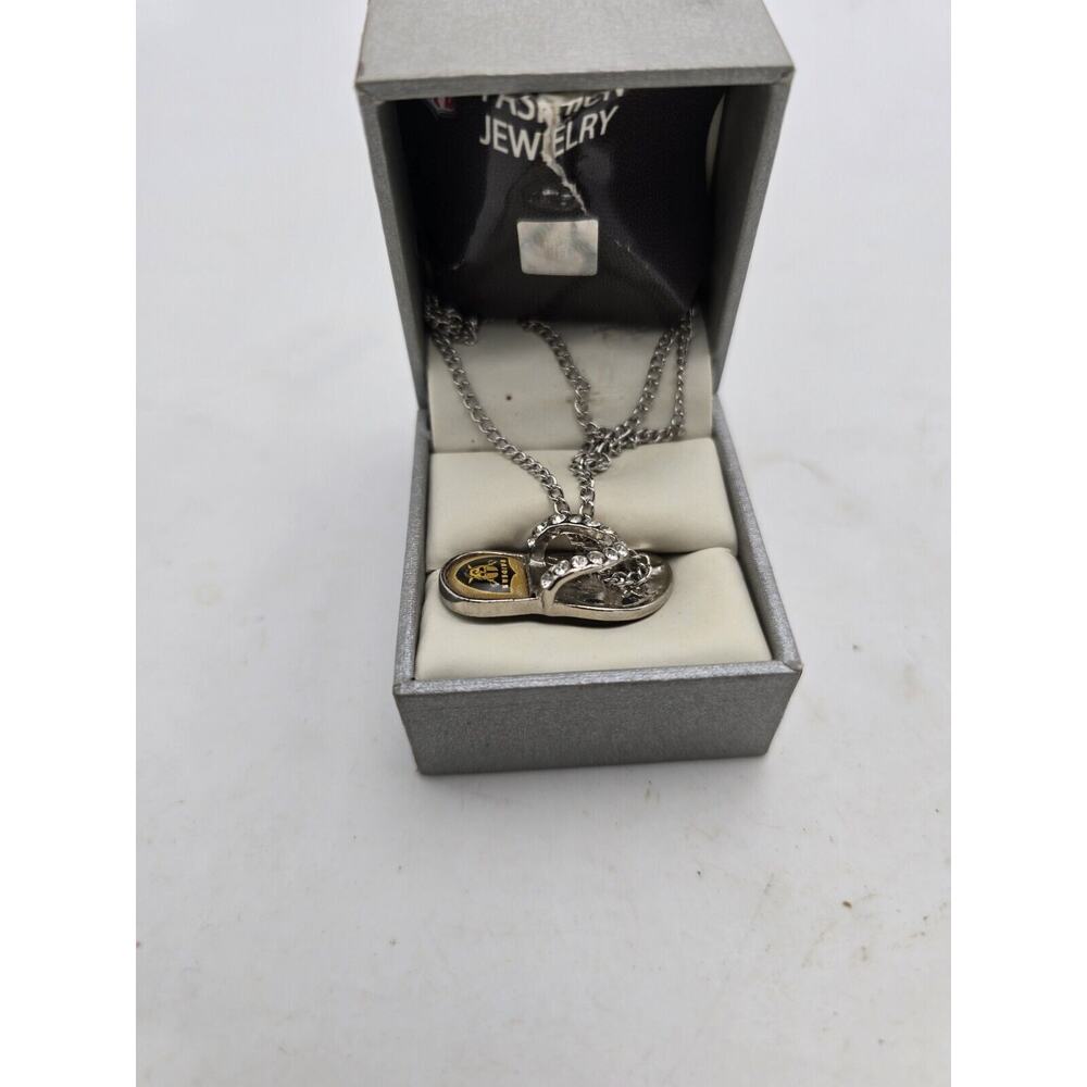 Oakland Raiders Silver Necklace Vintage NFL Licensed Jewelry Vintage SANDAL New